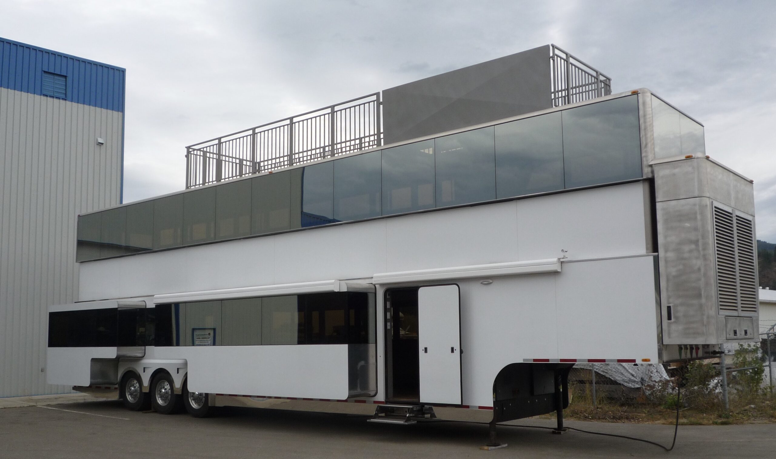 3 Story Event Trailer representing the selection of entertainment trailers that Valid offers